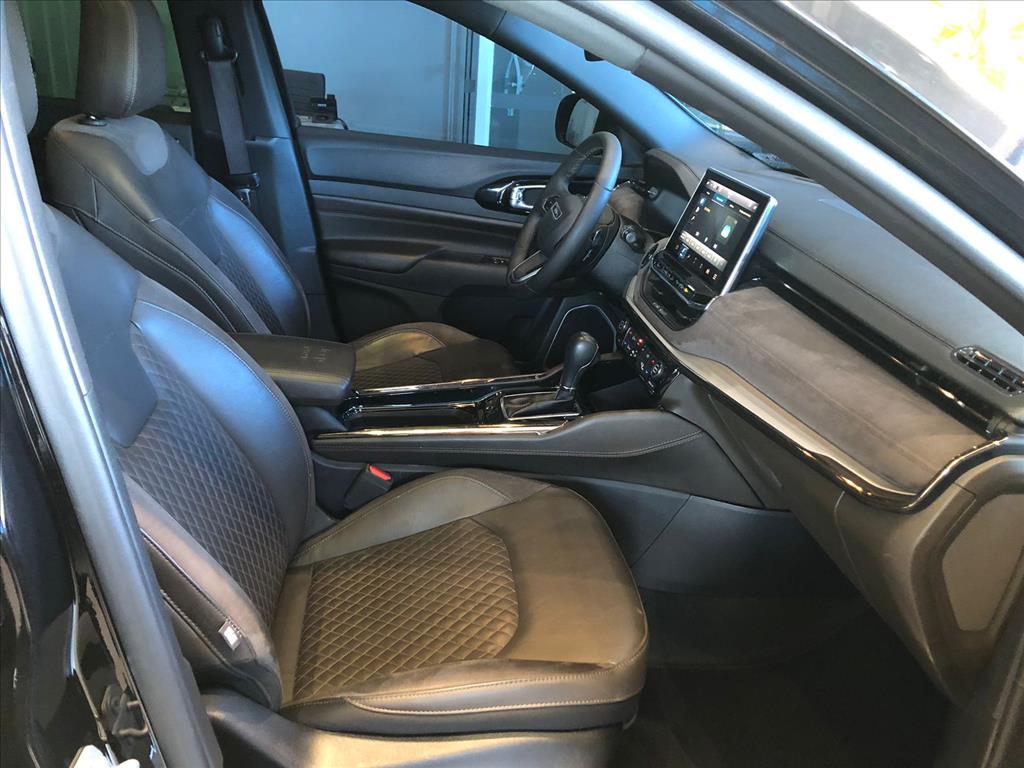 COMMANDER 1.3 T270 TURBO FLEX OVERLAND AT6