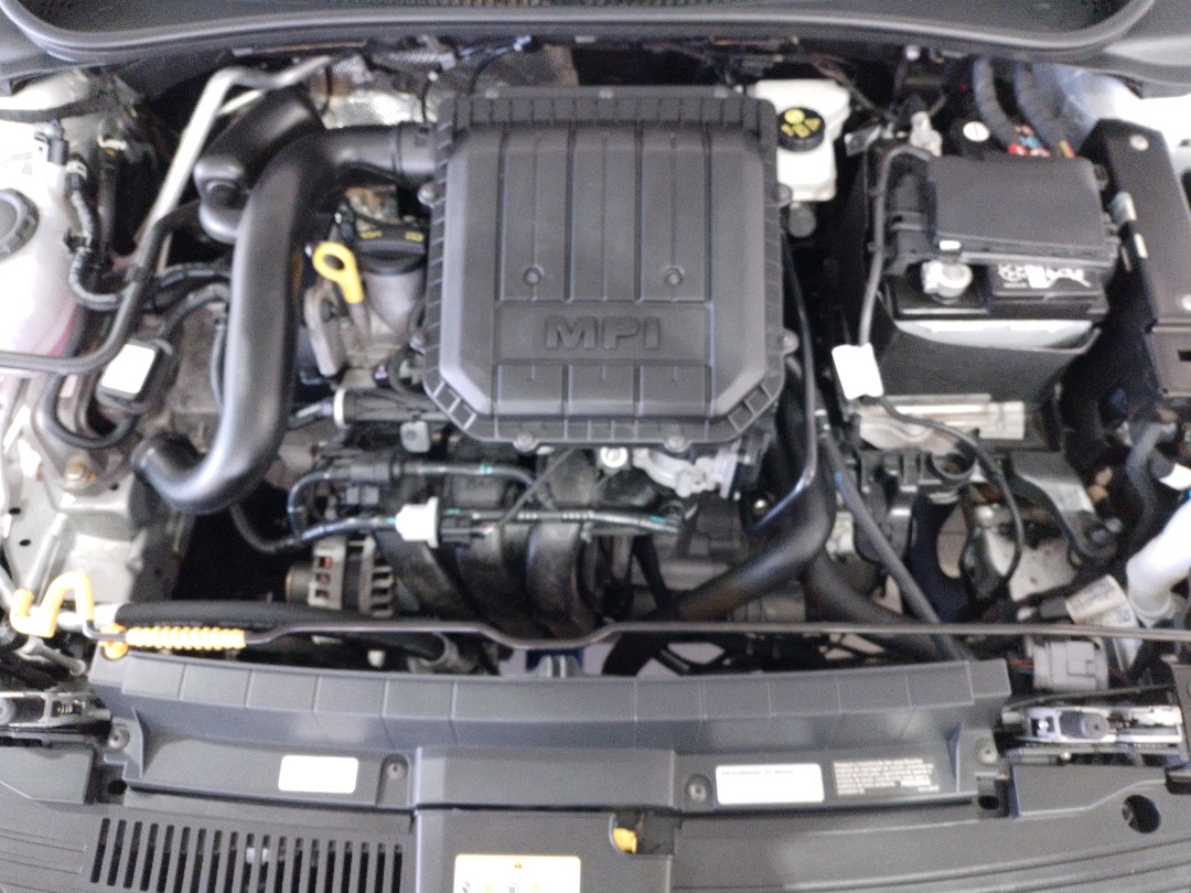 VW - Volkswagen-POLO-1.0 MPI TRACK MANUAL