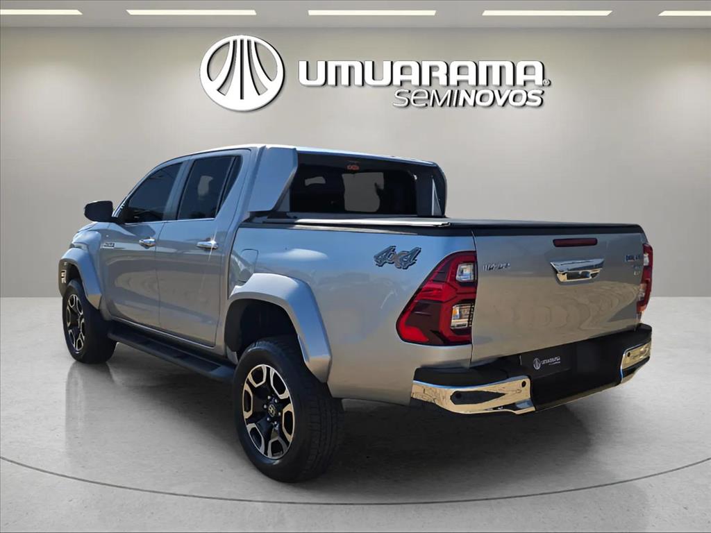 HILUX 2.8 D-4D TURBO DIESEL CD SRX 4X4 AUTOMÁTICO4