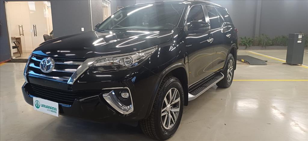 HILUX SW4 2.8 SRX 4X4 7 LUGARES 16V TURBO INTERCOOLER DIESEL 4P AUTOMÁTICO4