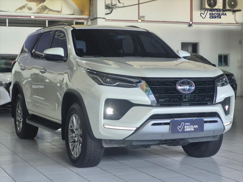 TOYOTA HILUX SW4