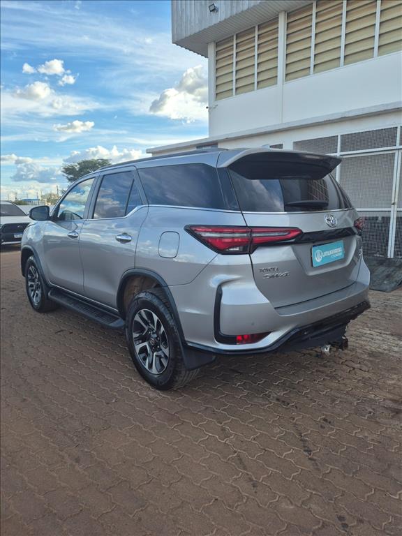 HILUX SW4 2.8 D-4D TURBO DIESEL SRX PLATINUM 7L 4X4 AUTOMÁTICO5