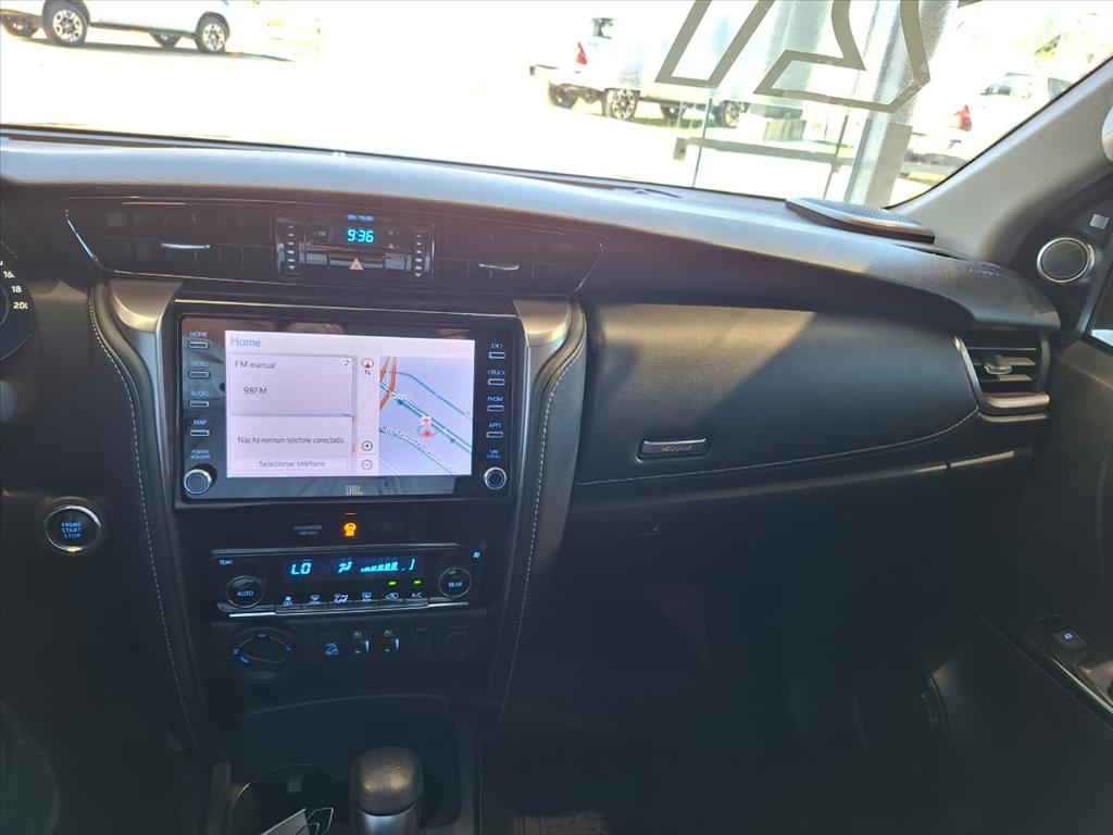 HILUX SW4 2.8 D-4D TURBO DIESEL SRX 4X4 AUTOMÁTICO9