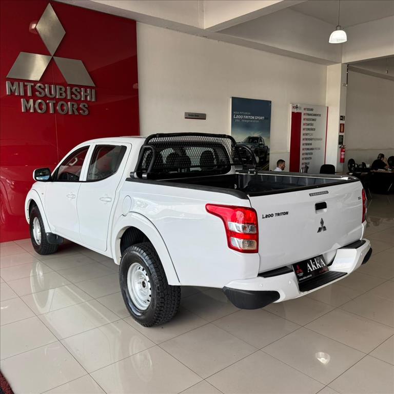 Mitsubishi-L200 TRITON-2.4 16V TURBO DIESEL GL CD 4X4 MANUAL