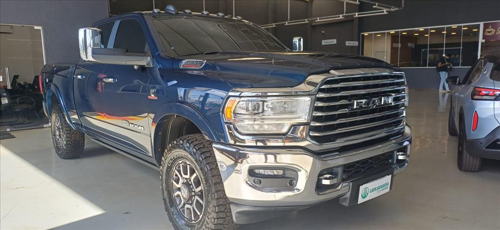 3500 6.7 I6 TURBO DIESEL LARAMIE CD 4X4 AUTOMÁTICO1