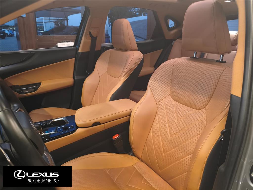NX 450h+ 2.5 PHEV AWD CVT5