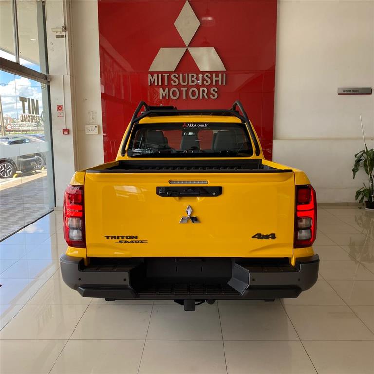 Mitsubishi-TRITON-2.4 BITURBO DIESEL CD KATANA 4X4 AUTOMÁTICO