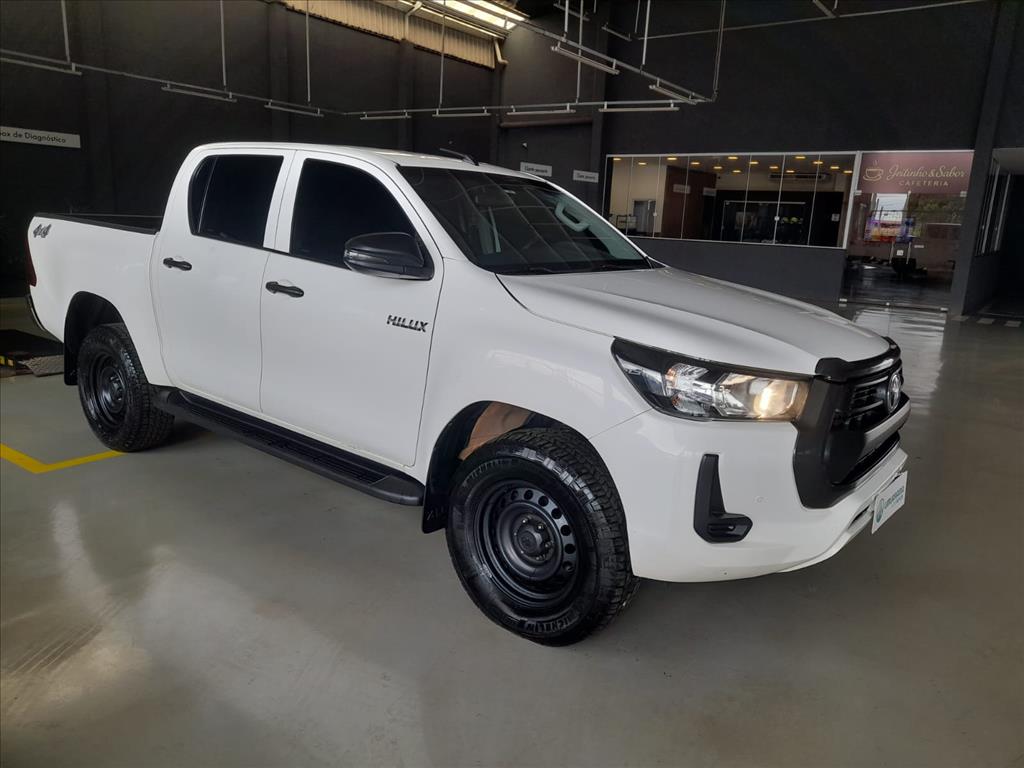 HILUX 2.8 D-4D TURBO DIESEL CD POWER PACK 4X4 MANUAL2