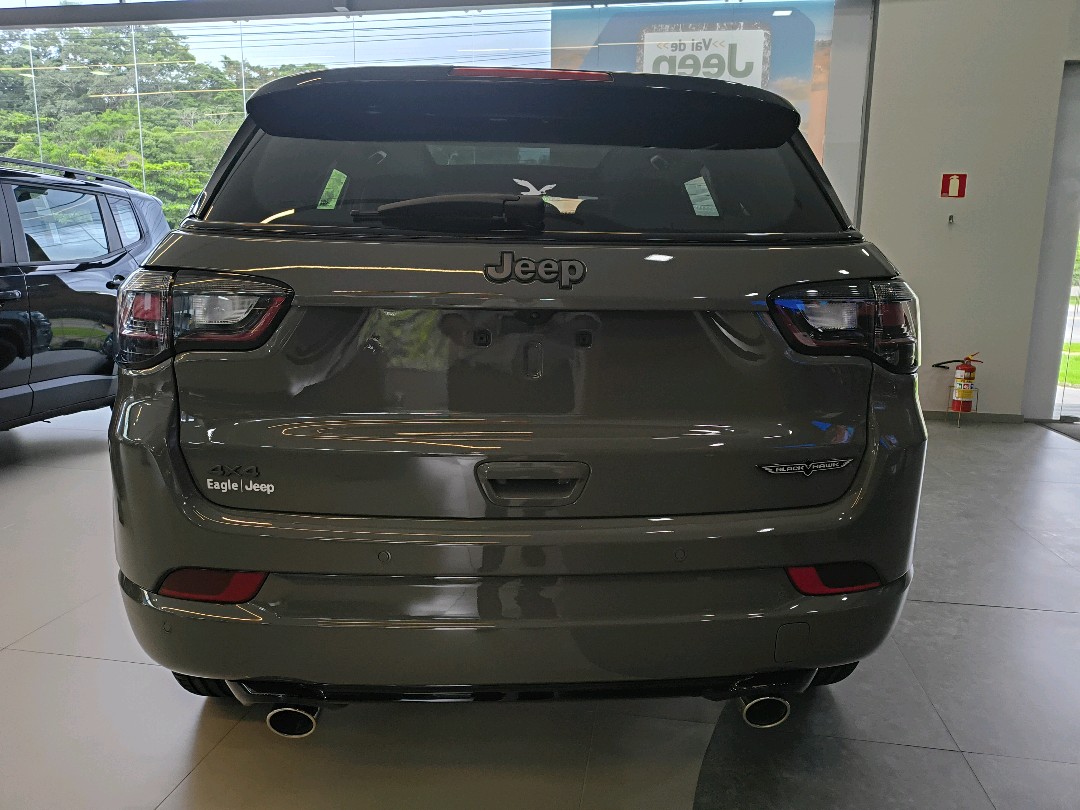 COMPASS 2.0 HURRICANE 4 TURBO GASOLINA BLACKHAWK AT94