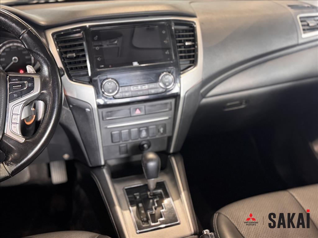 Mitsubishi-L200 TRITON-2.4 16V TURBO DIESEL SPORT HPE CD 4P 4X4 AUTOMÁTICO