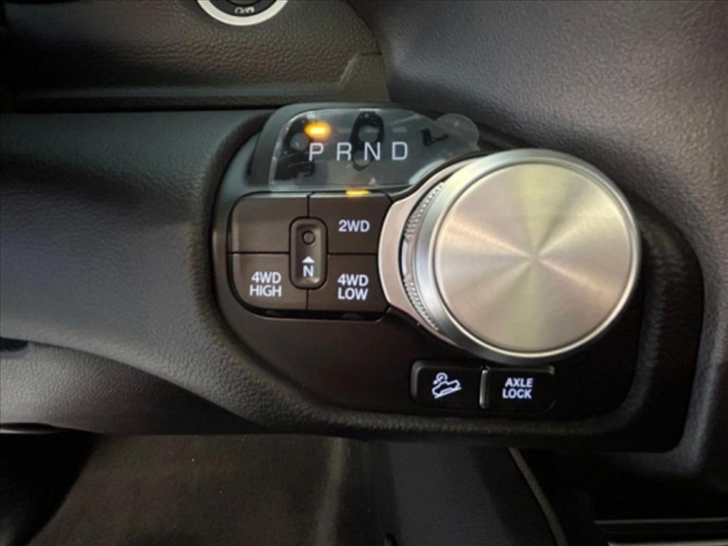 1500 5.7 V8 GASOLINA REBEL CD 4X4 AUTOMÁTICO10