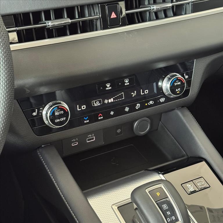 Mitsubishi-OUTLANDER-2.4 PHEV HPE-S S-AWC DHT