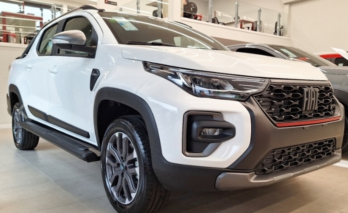 STRADA 1.0 TURBO 200 FLEX ULTRA CD CVT