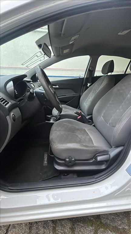 HB20S 1.6 COMFORT PLUS 16V FLEX 4P MANUAL6