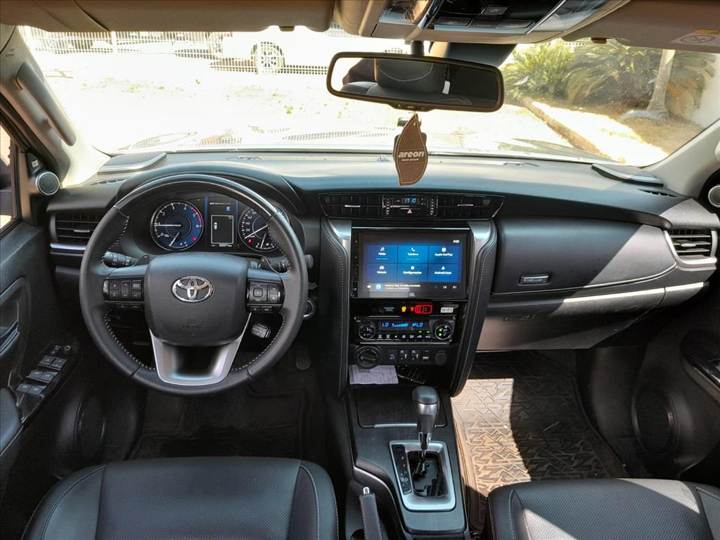 HILUX SW4 2.8 D-4D TURBO DIESEL SRX 7L 4X4 AUTOMÁTICO8