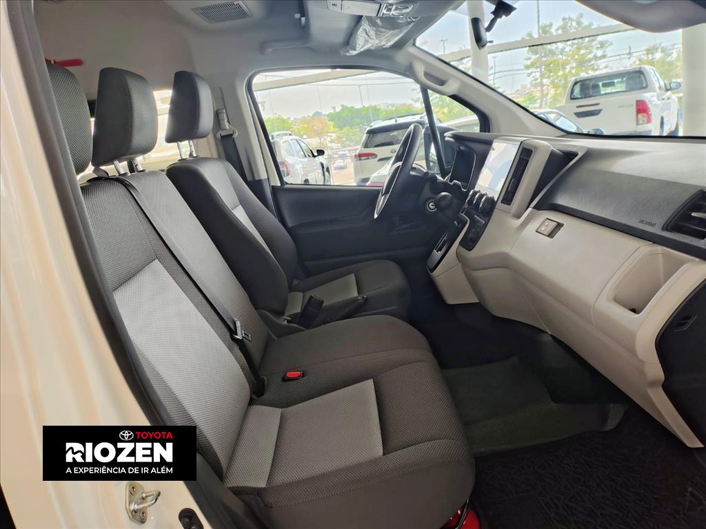 HIACE 2.8 D-4D TURBO DIESEL MINIBUS 15+1 DX AUTOMÁTICO6
