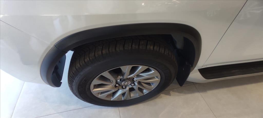 HILUX SW4 2.8 D-4D TURBO DIESEL SRX 4X4 AUTOMÁTICO8