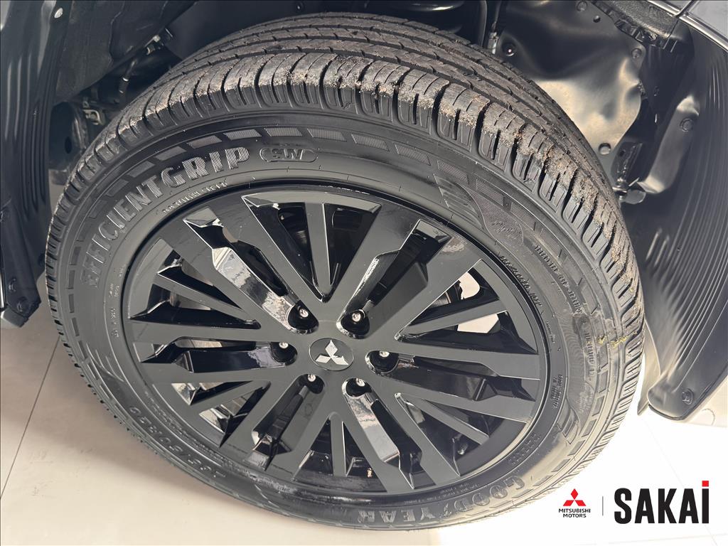 Mitsubishi-PAJERO SPORT-2.4 16V MIVEC TURBO DIESEL LEGEND BLACK AWD AUTOMÁTICO