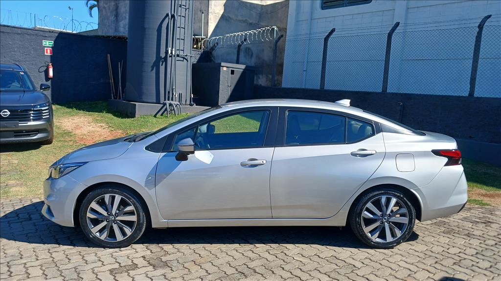 VERSA 1.6 16V FLEX EXCLUSIVE XTRONIC5