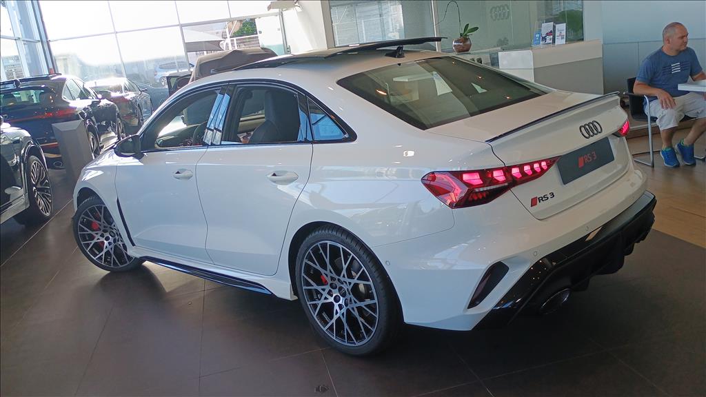 RS3 2.5 TFSI GASOLINA SEDAN QUATTRO S-TRONIC17
