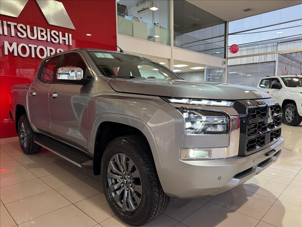 Mitsubishi-TRITON-2.4 BITURBO DIESEL CD HPE-S 4X4 AUTOMÁTICO