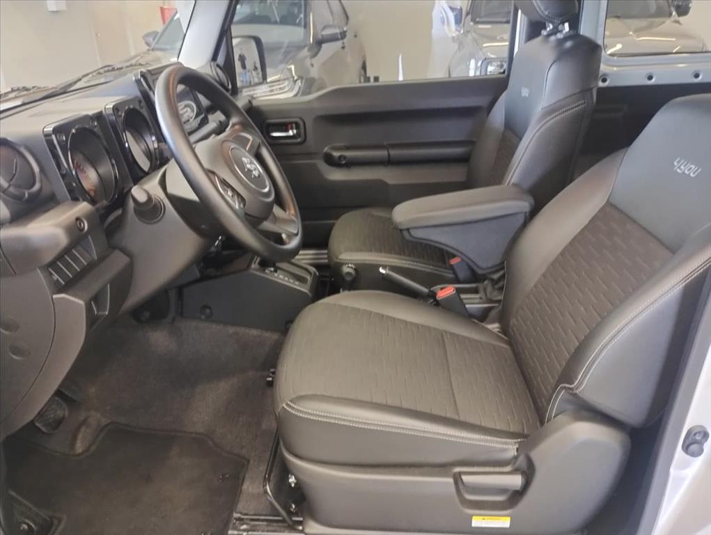 JIMNY 1.5 GASOLINA SIERRA 4YOU 4X4 MANUAL6