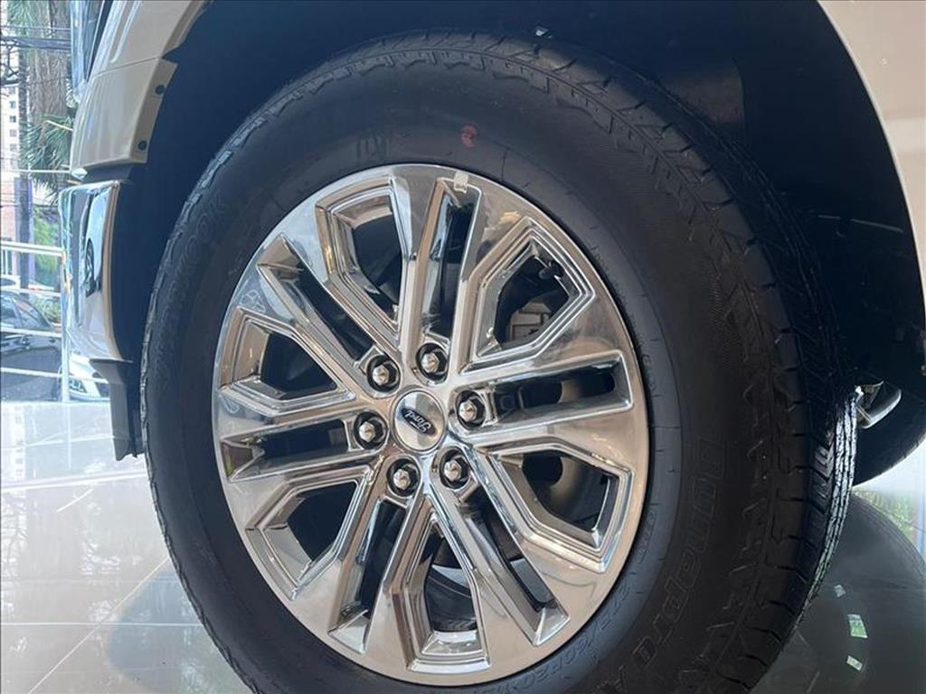 Ford-F-150-5.0 V8 GASOLINA CD LARIAT FX4 AUTOMÁTICO