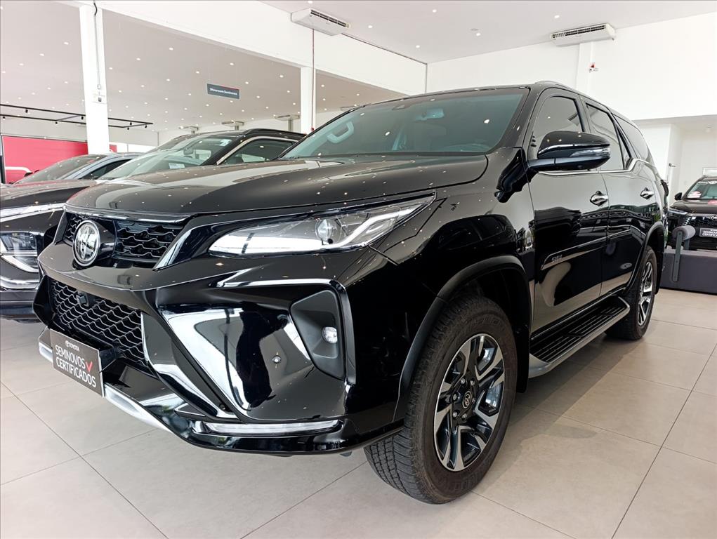 2.8 D-4D TURBO DIESEL SRX PLATINUM 4X4 AUTOMÁTICO
