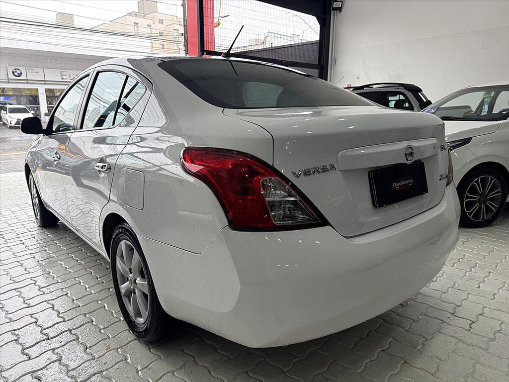 Nissan Versa - 1.6 16V FLEX SL 4P MANUAL