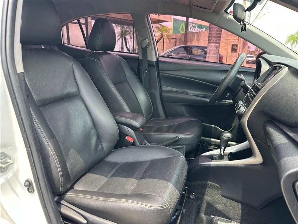YARIS 1.5 16V FLEX SEDAN XL LIVE MULTIDRIVE YARIS 1.5 16V FLEX SEDAN XL LIVE MULTIDRIVE