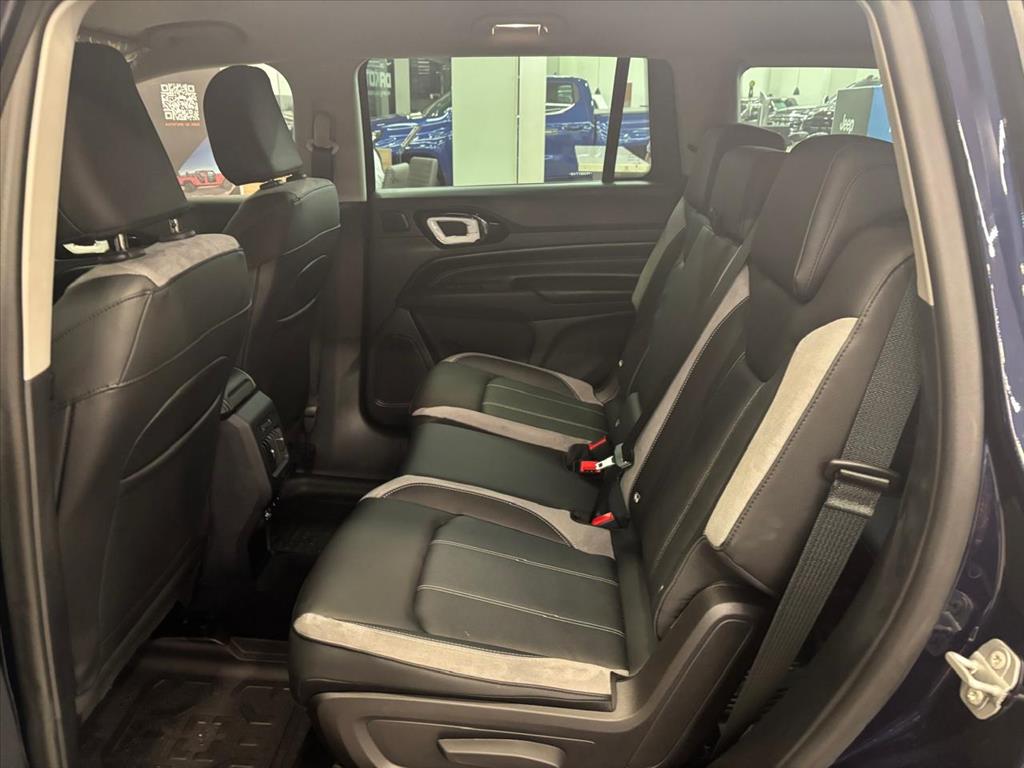 COMMANDER 1.3 T270 TURBO MHEV LIMITED AT68