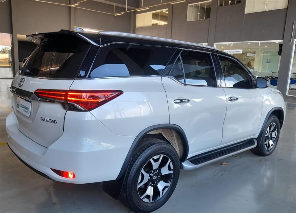 HILUX SW4 2.8 SRX DIAMOND 4X4 7 LUGARES 16V TURBO INTERCOOLER DIESEL 4P AUTOMÁTICO3