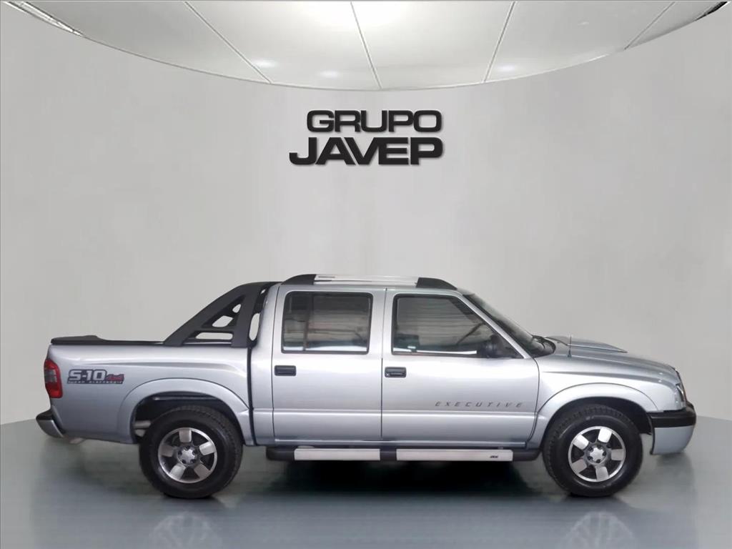 GM - Chevrolet-S10-2.8 EXECUTIVE 4X4 CD 12V TURBO ELECTRONIC INTERCOOLER DIESEL 4P MANUAL