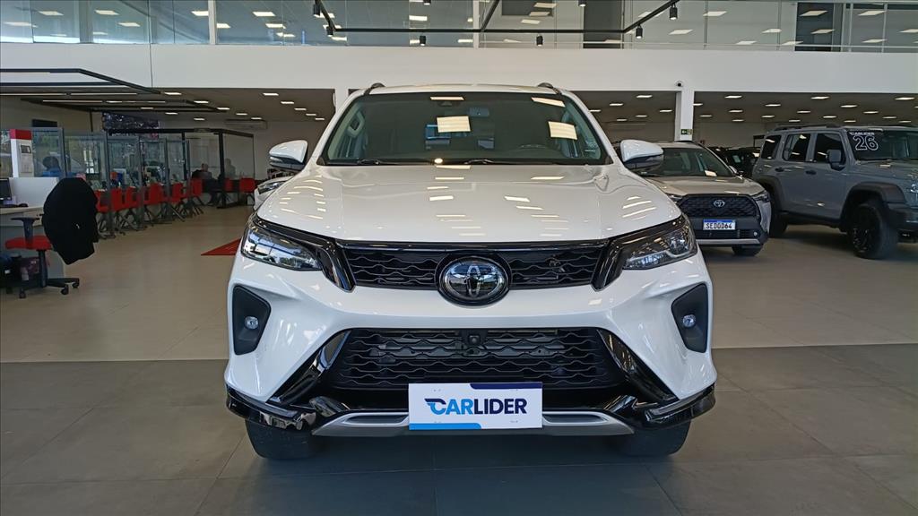 HILUX SW4 2.8 D-4D TURBO DIESEL SRX 7L 4X4 AUTOMÁTICO