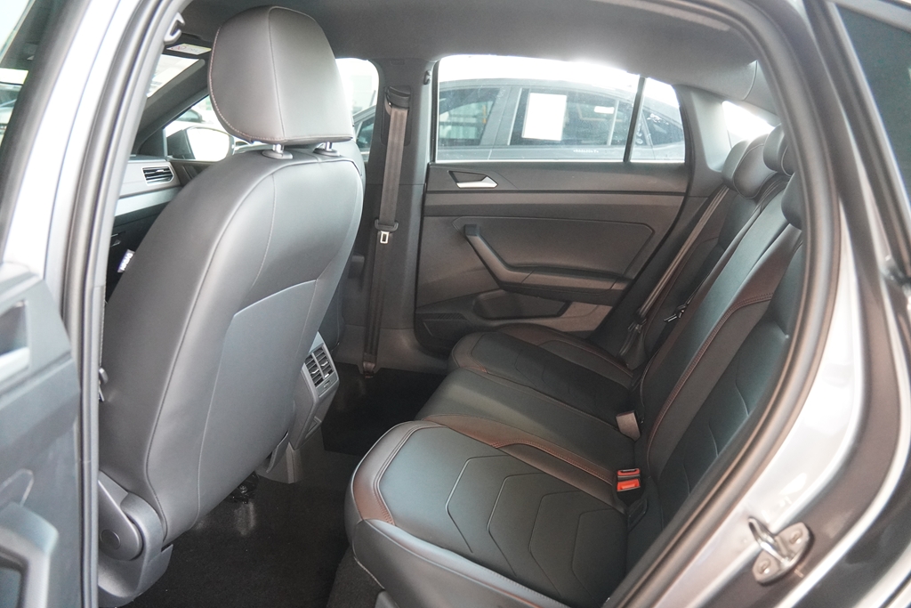 VIRTUS 1.0 200 TSI HIGHLINE AUTOMÁTICO8