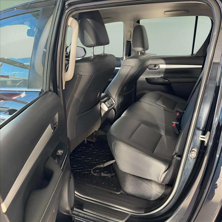 HILUX 2.8 D-4D TURBO DIESEL CD SRX 4X4 AUTOMÁTICO12