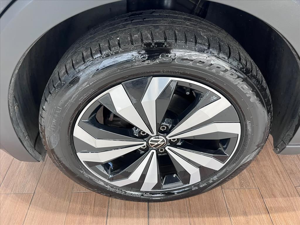 Volkswagen-T-CROSS-1.4 250 TSI TOTAL FLEX HIGHLINE AUTOMÁTICO