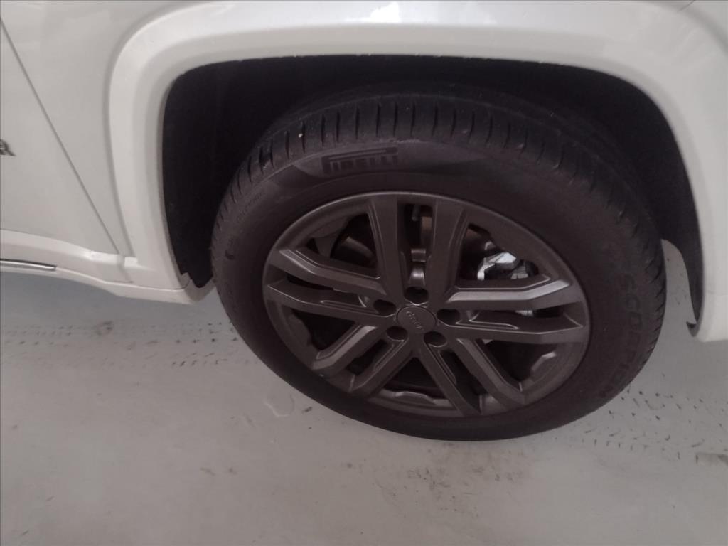 Jeep-COMMANDER-2.0 HURRICANE 4 TURBO GASOLINA OVERLAND AT9