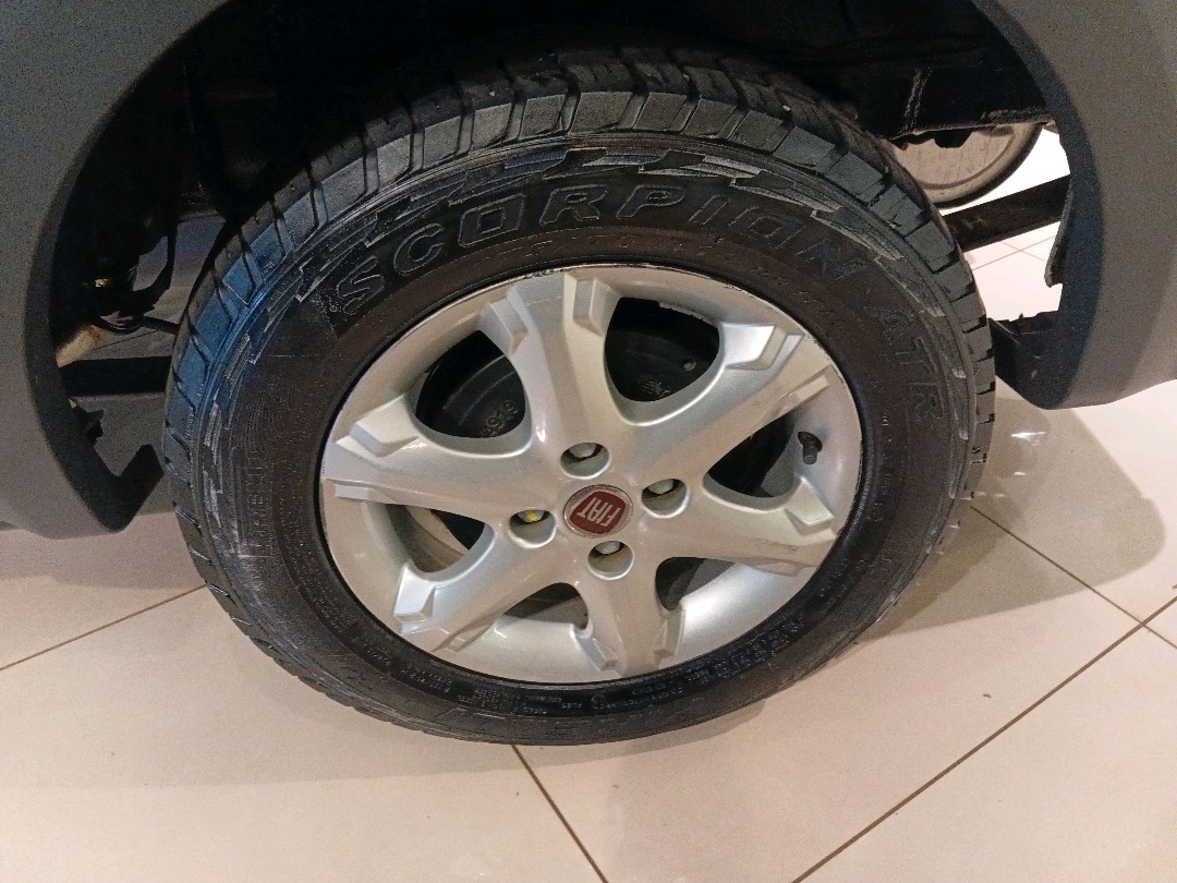 Fiat-STRADA-1.4 MPI FREEDOM CD 8V FLEX 3P MANUAL