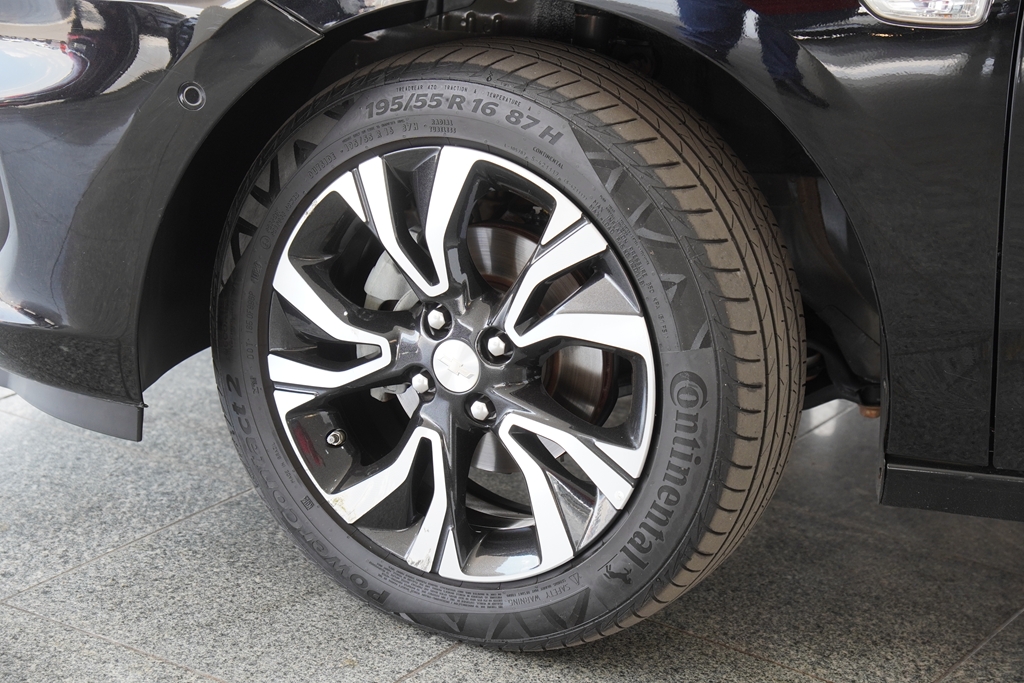 ONIX 1.0 TURBO FLEX PREMIER AUTOMÁTICO4