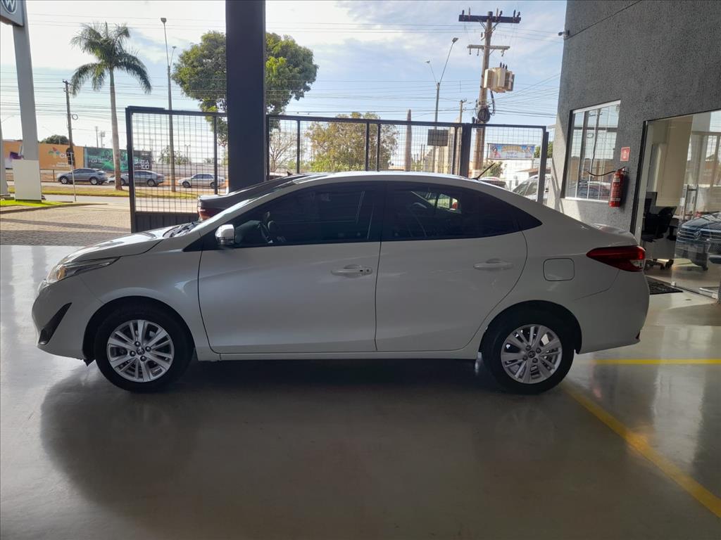 YARIS 1.5 16V FLEX SEDAN XL PLUS TECH MULTIDRIVE