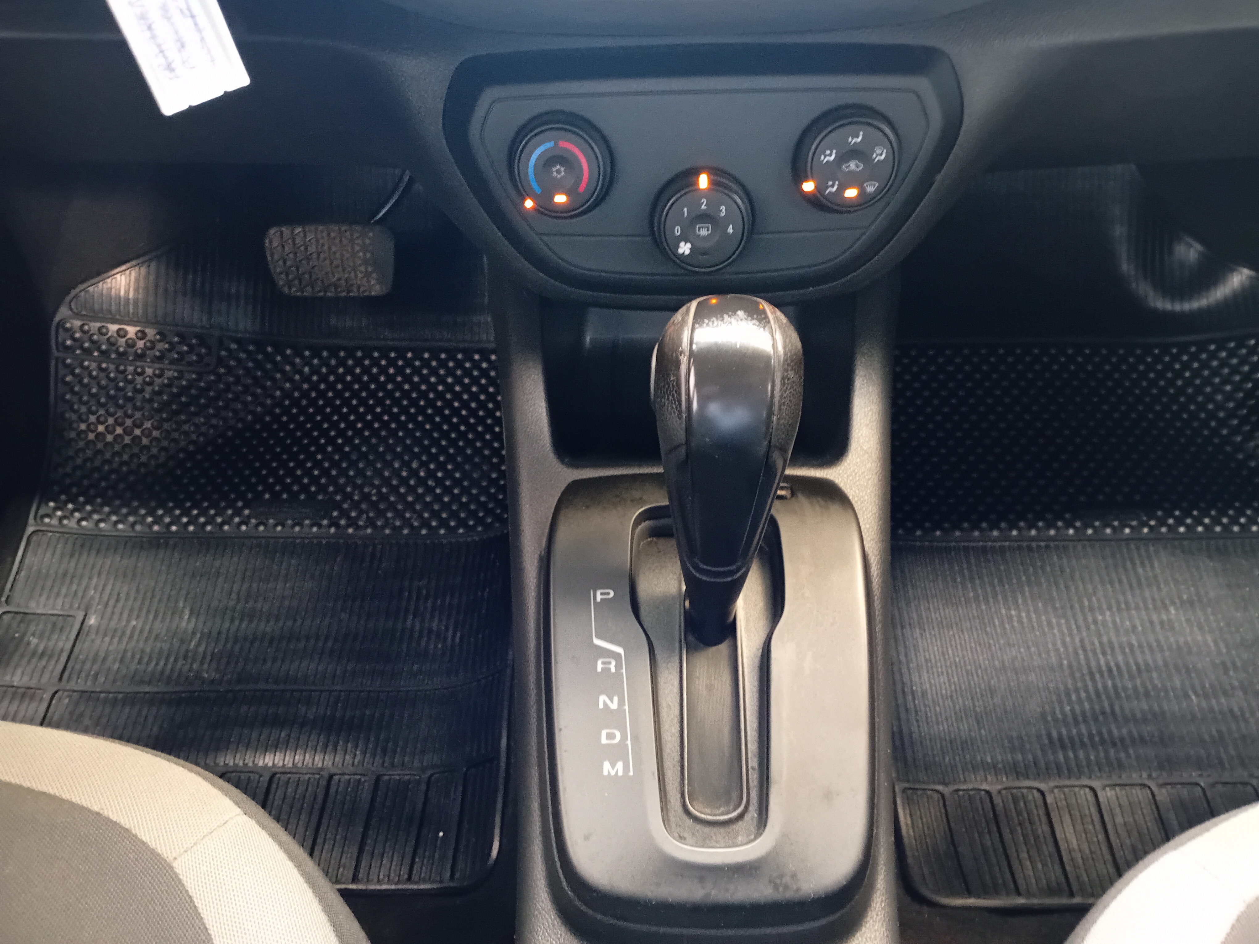 SPIN 1.8 LT 8V FLEX 4P AUTOMÁTICO9