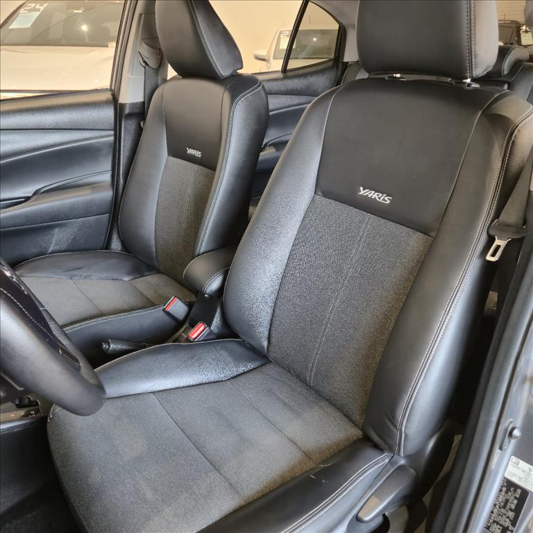 YARIS 1.5 16V FLEX SEDAN XS CONNECT MULTIDRIVE