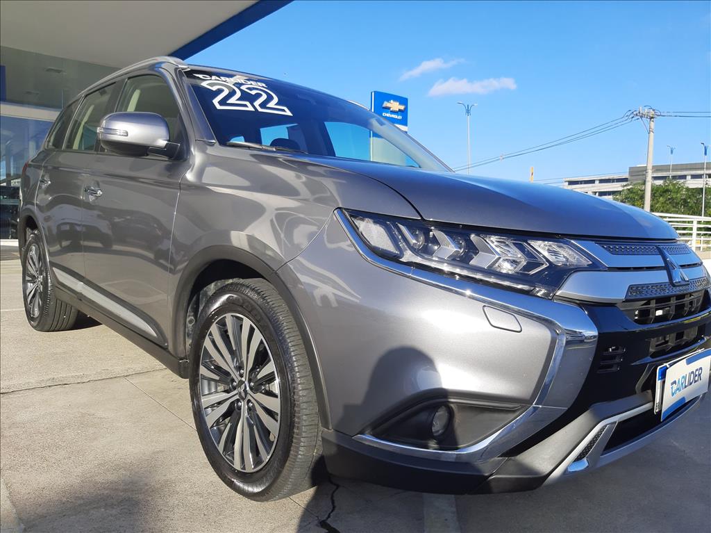 OUTLANDER 2.2 MIVEC DI-D DIESEL HPE-S AWD AUTOMÁTICO OUTLANDER 2.2 MIVEC DI-D DIESEL HPE-S AWD AUTOMÁTICO