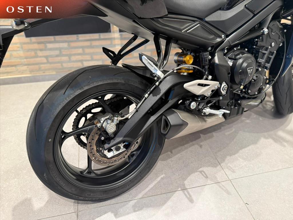 TRIUMPH-STREET-TRIPLE RS ABS