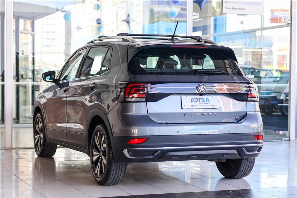 VOLKSWAGEN T-CROSS 1.4 250 TSI TOTAL FLEX HIGHLINE AUTOMÁTICO