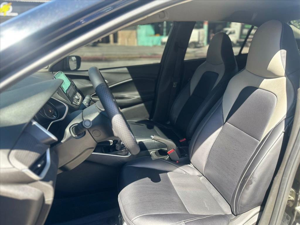 GM - Chevrolet-ONIX PLUS-1.0 FLEX LT MANUAL