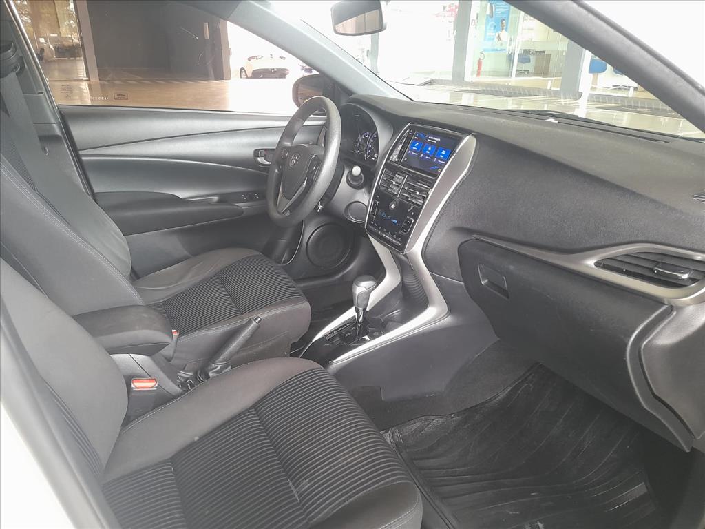 YARIS 1.3 16V FLEX XL PLUS TECH MULTIDRIVE12