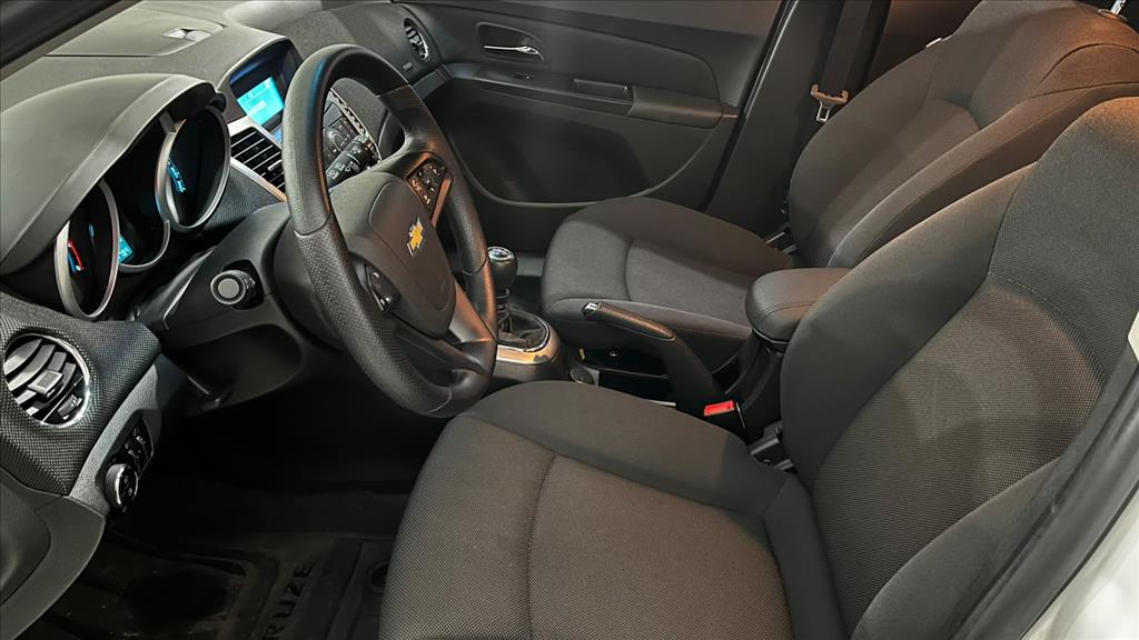 CRUZE 1.8 LT 16V FLEX 4P MANUAL5