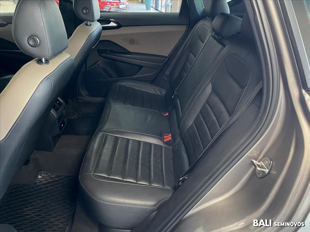 TAOS 1.4 250 TSI TOTAL FLEX HIGHLINE AUTOMÁTICO17
